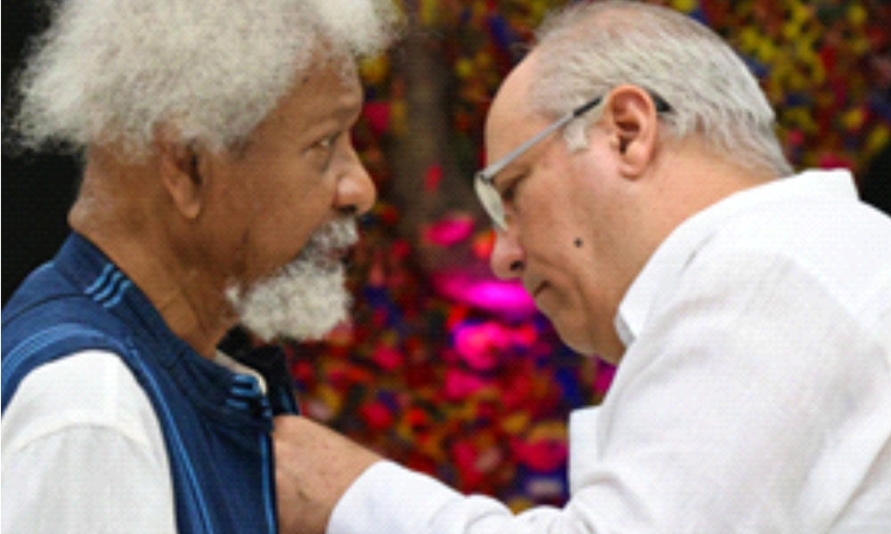 Cuban President confers national medal of honour on Wole Soyinka